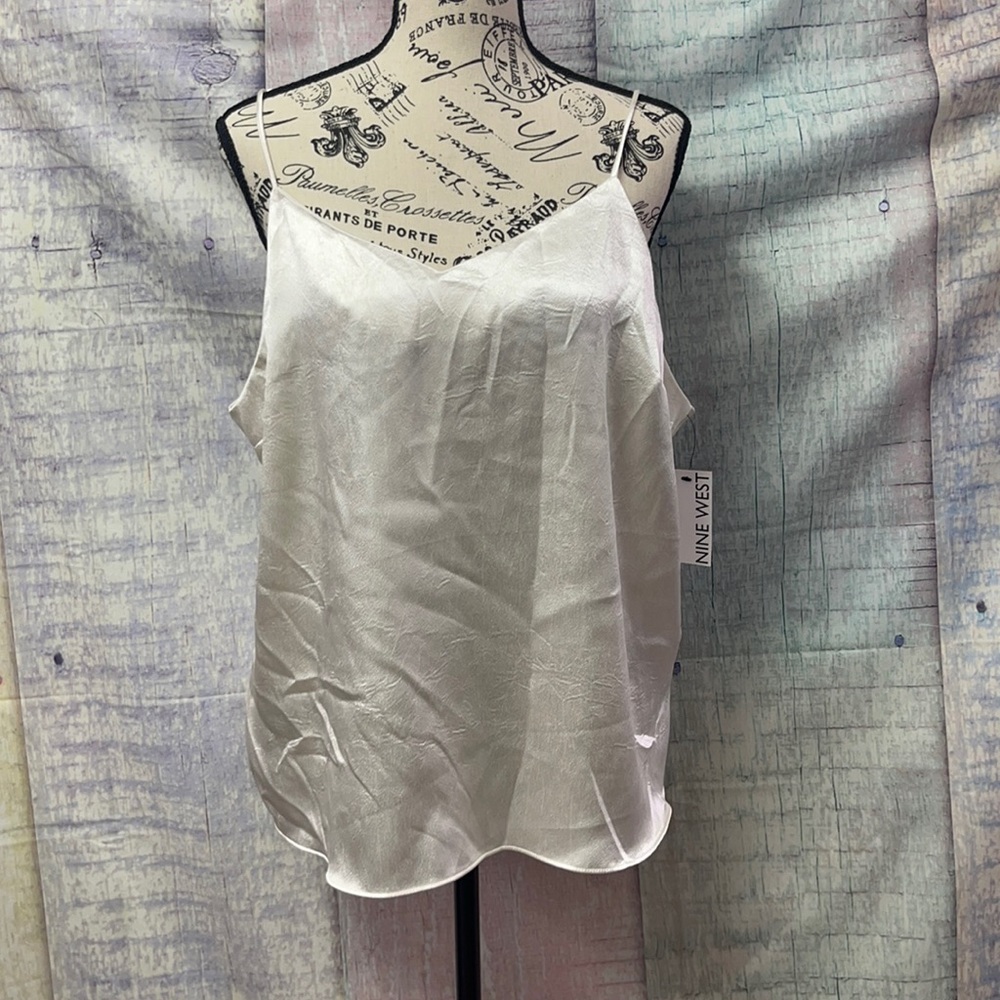 Brand new Woman’s Nine West top. Size XXL